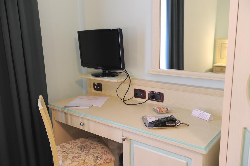 Hotel Plazza Porcari Habitación foto